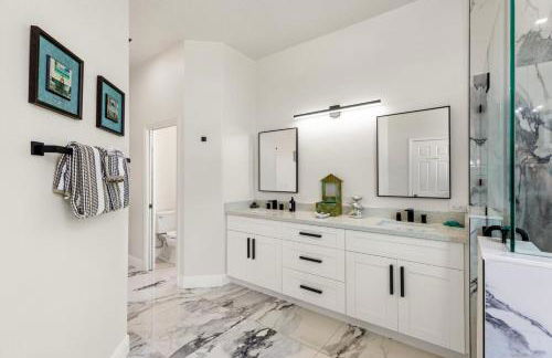 Orlando Retreat 5BR Pool and Spa Villa with Games Room and Mickey Themed Room - Foto 24