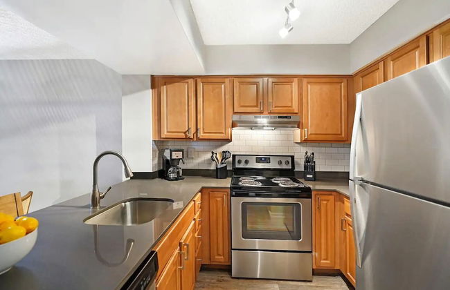 Dharma Home Suites Dania Beach at Sheridan Ocean Club - Photo 9