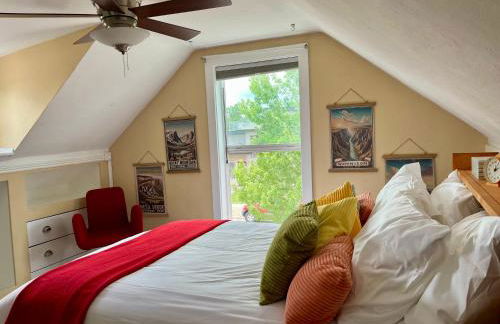 Historic Home with Farm Fresh Eggs in Denver - Foto 26