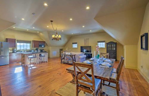 Luxe Green Barn Near Skiing with Mt Equinox Views! - Foto 8