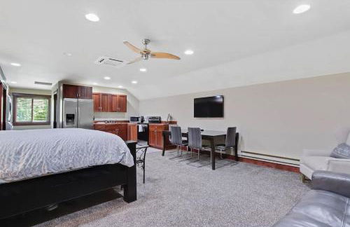 Cozy Private McCall Downtown Remodeled Studio - Foto 20