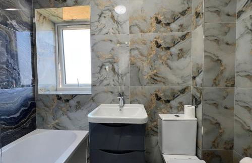 New Build-Free Parking-EV charging-3 Bedrooms-3 showers - Foto 21