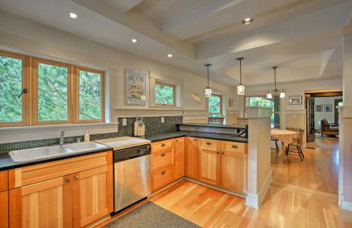 Lopez Island Hideaway with Coastal Views and Deck! - Foto 8