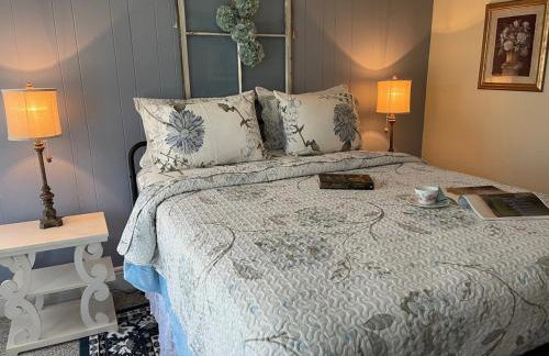 It's A Wonderful Life - Main St Penn Yan - Walk to Shops & Dining - Hot Tub - Pets OK - Seneca & Keuka Lake - Foto 37