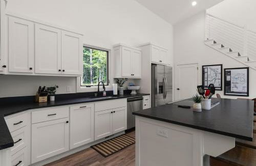 Dirt Merchant Chalet Trail Access Hot Tub on Back 40 Trail - Foto 12