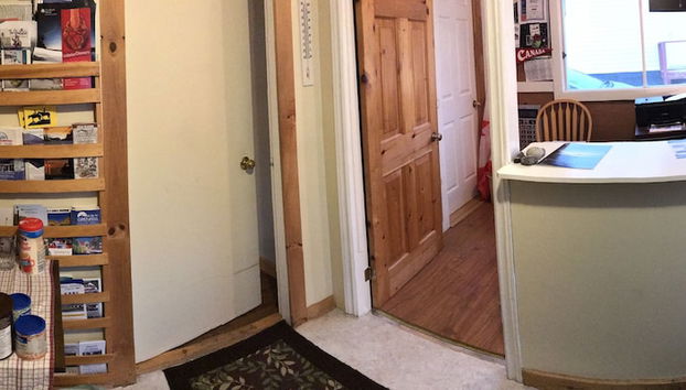 Check-in/check-out kiosk