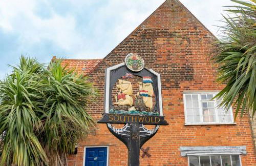 High View, Southwold High Street (2 bed, 2 bath, allocated parking, balcony) - Foto 26