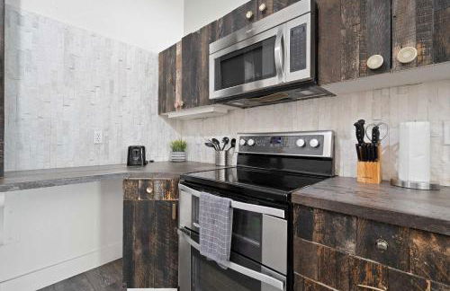 Central Downtown Apt Sleeps 8 & Enjoy Gaslamp - Foto 9