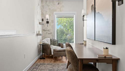 Exquisite Condo with Views in Trendy NuLu District - Foto 4