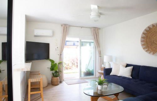 Adorable Octopus Hideaway 2 min walk to the beach! - Foto 2