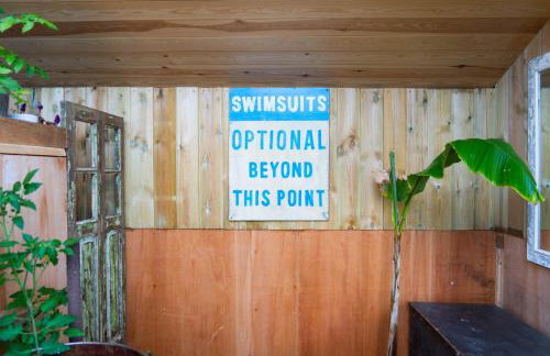 Wood Cabin & 4 Large Bell Tents - Hapus Hideaway - Foto 39