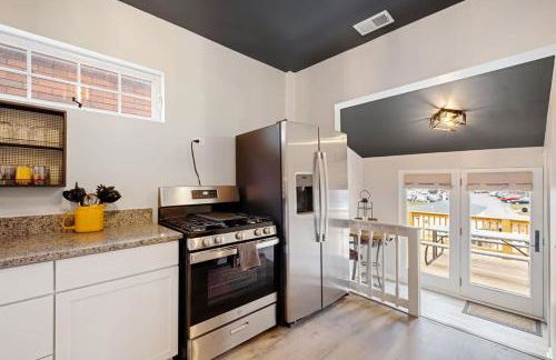 Spacious retreat w private backyard near downtown - Foto 10