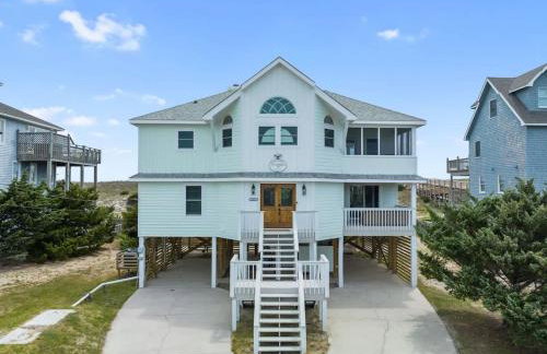 Elegant Updated Oceanfront Home with Pool & Hot Tub - Photo 13