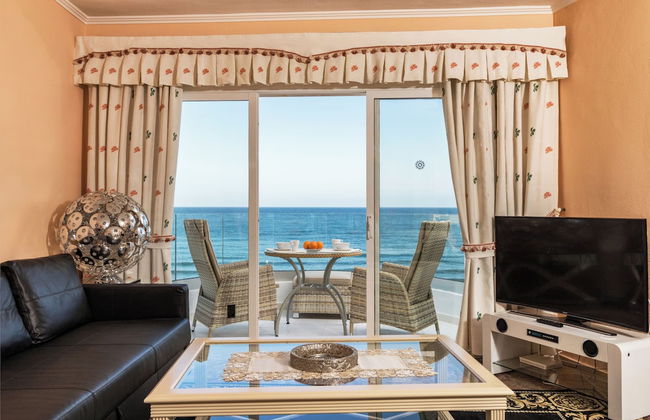 1 Line Beachfront Apartment With Stunning sea View - Foto 4