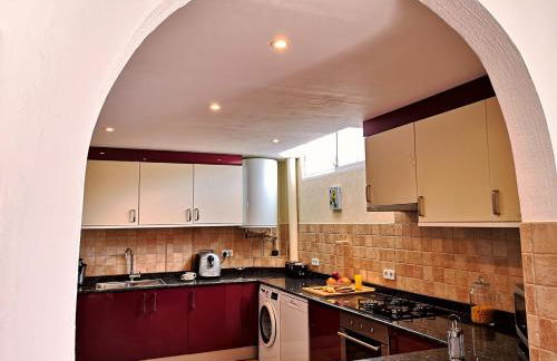 Serene mountain views Spacious garden and sole use of the 10x5m pool - Foto 14