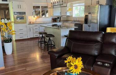 Vibrant Forest Retreat - Game Room, Spa, Fire Pit - Sleeps10 - Foto 21