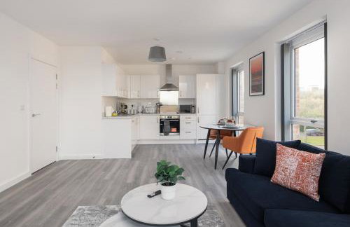 Lovely Home Near Canal, Park, & Central MK - Photo 25