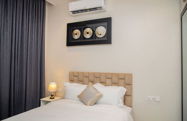 unreal homes - Photo 12