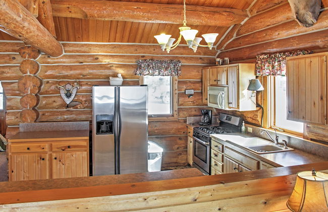 Wonderful Home on Sand Lake with Expansive Porch! - Foto 17