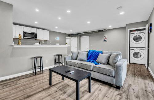 Relaxed 2BR Condo Close to Dining and Entertainment - Foto 12