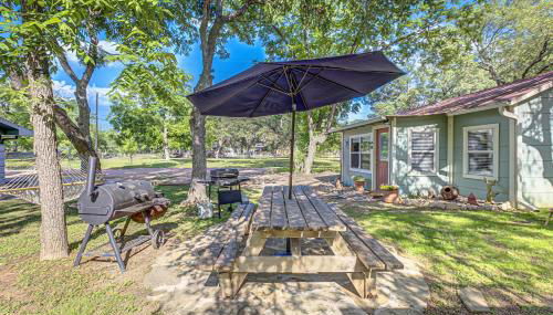 Charming Lakeview Cottage with Lake Access - Foto 5