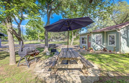 Charming Lakeview Cottage with Lake Access - Foto 5