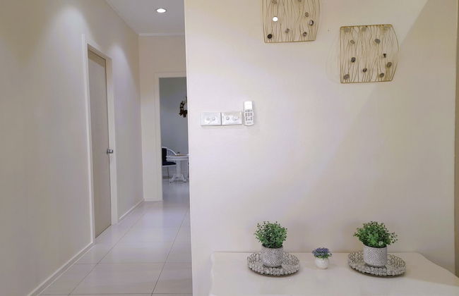 Waterfront Sunset Apt Fantasy Island - Photo 5