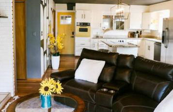 Vibrant Forest Retreat - Game Room, Spa, Fire Pit - Sleeps10 - Foto 50