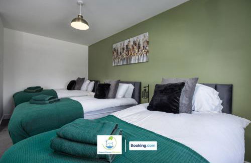Cosy Retreat By Green Haven Escapes Short Lets & Serviced Accommodation Seacroft With Free Off-Street Parking & Pet-Friendly - Photo 2