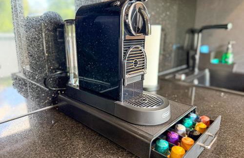 ImmoStay #3 - Penthouse mit zwei Balkonen & Seeblick, Parking & WiFi - Foto 22