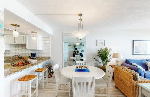 Gulf-front condo on bike path with beach views outdoor pool tennis & gym - Foto 26