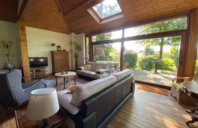 Charming Holiday Home With Garden - Photo 9