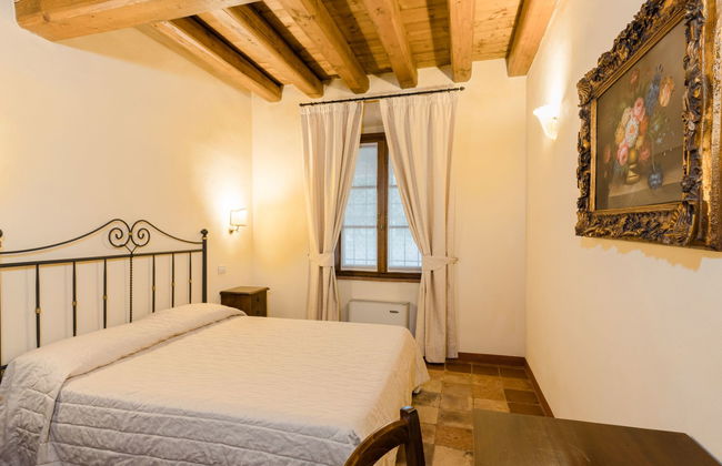 2 bedroom Apartment in Desenzano del Garda with swimming pool and garden - Photo 8