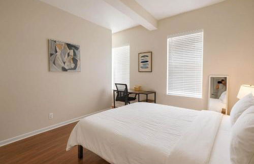 Soulard 2BR Balcony Free Parking Walk to Dining - Foto 21