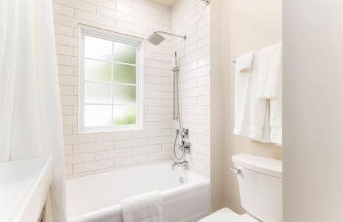 Clover Retreat - 3B 2BA Home 1 mi to ND - Foto 22