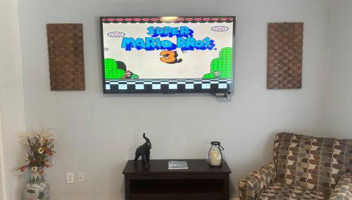 Private Hot Tub & Swing, Vintage Nintendo with Large Parking & EV ready - Foto 5