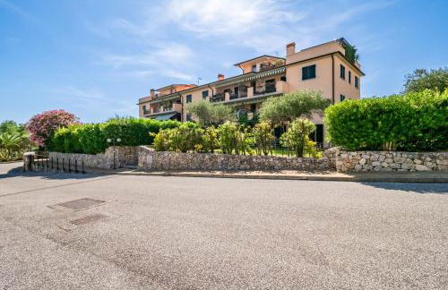 GuestHost - Piana di Solaro Modern Flat & Swimming Pool - Foto 13