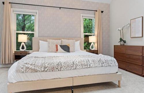 Lakeside Stay Metro, INOVA, Dining & Shops Nearby! - Foto 28