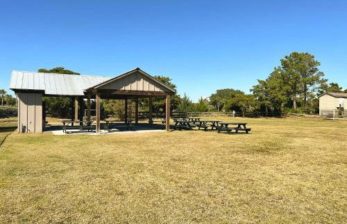 St Helena Island Condo with Pool and Beach Access! - Foto 30