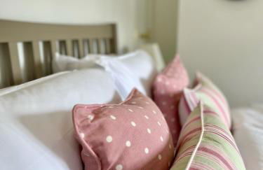 Flower Cottage by Ludlow Castle with Onsite Parking - Photo 22