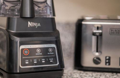 3BR 2BA Comfy Home with Jacuzzi - Foto 40