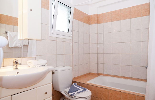 Villa Cherry Large Private Pool Walk to Beach Sea Views A C Wifi Car Not Required - 2180 - Foto 60