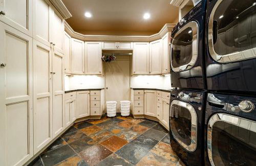 8 Bedroom Deer Valley Masterpiece with endless views. Theater hot tub game room ski-inout - Photo 51