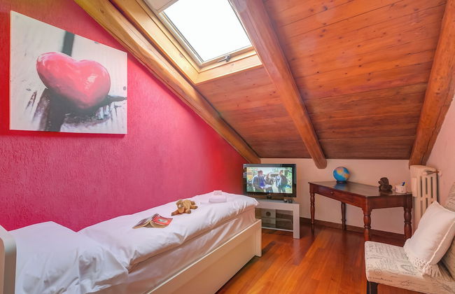 La Torre In The Center Of Town - Photo 3