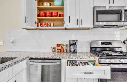 BIG 4BR House 7 Mins to Downtown with Foosball and Games - Foto 21