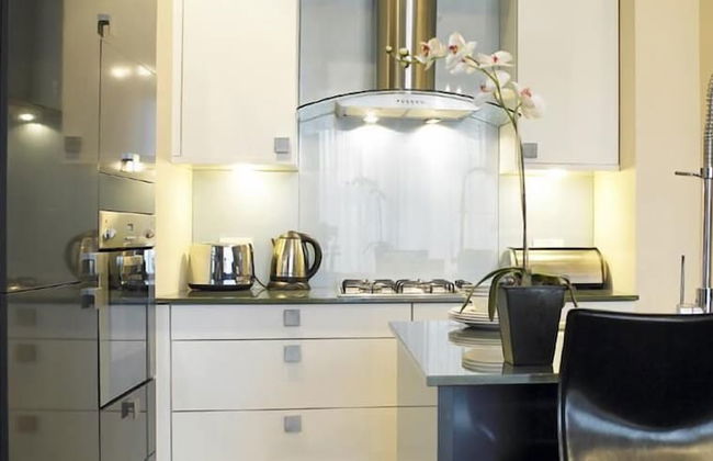 Kensington House by Warren Collection - Photo 3