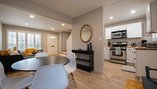 Cozy Condo in the Heart of Royal Oak - Photo 2