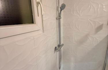 Jungle Suite Jacuzzi Spa Terrasse, Wi-Fi & Parking PV - Foto 6