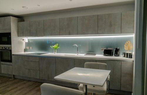 Luxury 2 Bed Penthouse with Stunning Views in Manchester City Centre - Foto 14