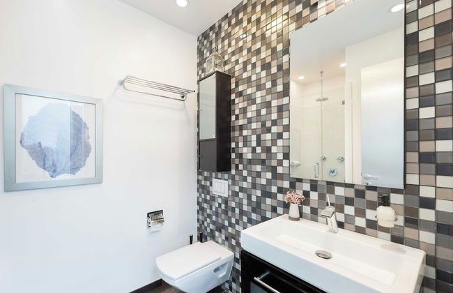 Steps to Beach+shops, Oceanview, Hot Tub+firepit Moonlight Modern by Avantstay - Foto 34